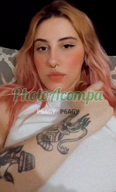 Irís Helena, mulher que faz videochamadas e sexting