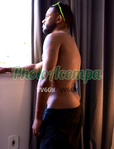 Gustavo Ariel, homem que faz massagens eróticas no Rio de Janeiro