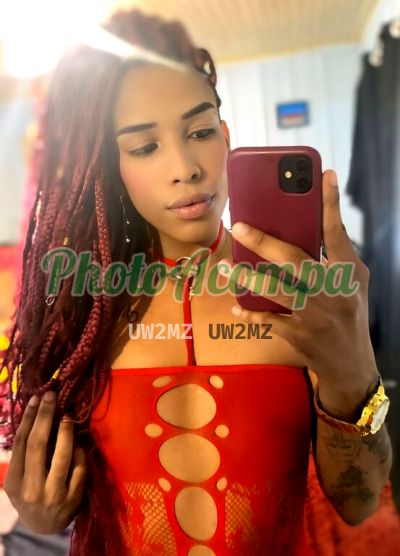 Ysa Martins, travesti em Santa Felicidade (Curitiba)