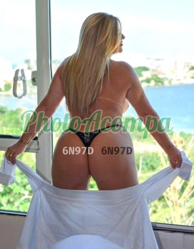 Bianca Mattos, mulher que faz videochamadas e sexting