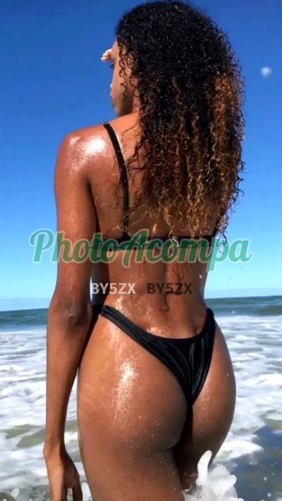 Mari, travesti que faz massagens eróticas em Camaçari