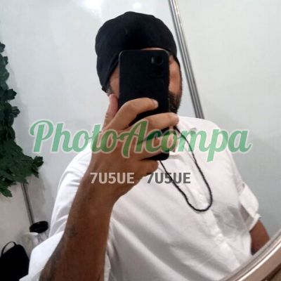 Rafael, homem que faz massagens eróticas em Recife