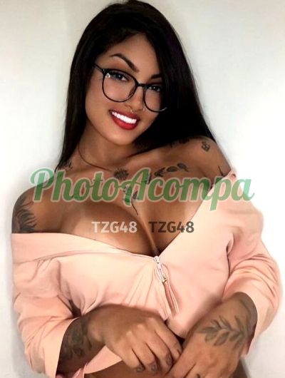 Nat, mulher que faz videochamadas e sexting