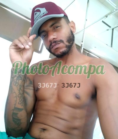 Ricardo, homem que faz massagens eróticas em Curitiba