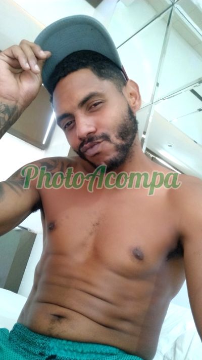 Ricardo, homem que faz massagens eróticas em Curitiba