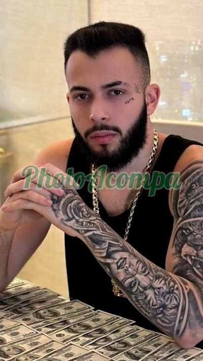 Felipe Matheus, Garoto de programa em Embu das Artes