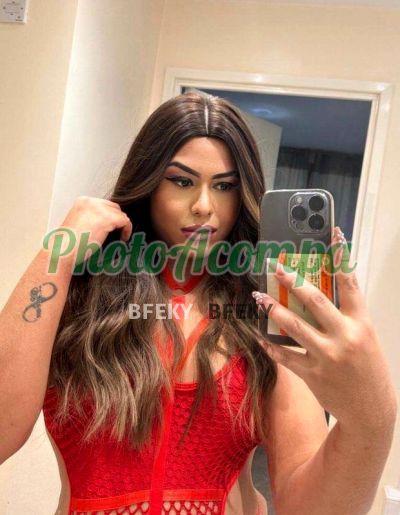 Manuella Garcia, travesti em Copacabana (RJ)