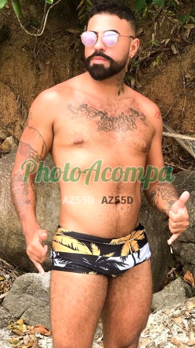 Rick, homem que faz massagens eróticas em Copacabana (RJ)