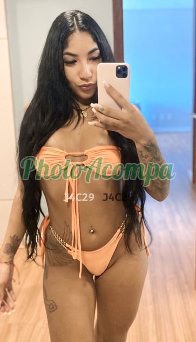 India, escort em Guarapari