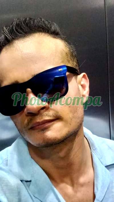 Carlos Soares, homem que faz massagens eróticas em São Paulo