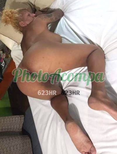 Kris, transex na Zona Norte (RJ)