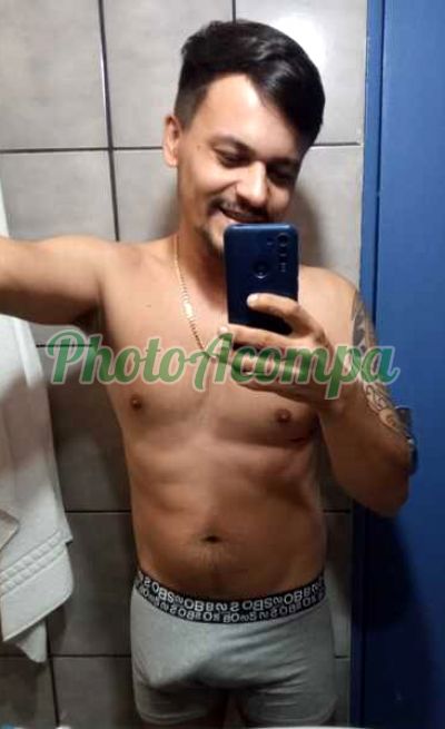 João Pedro, Garoto de programa em Vitória