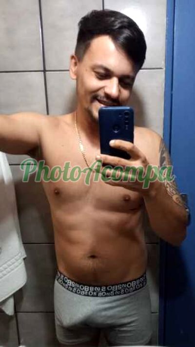 João Pedro, Garoto de programa em Vitória