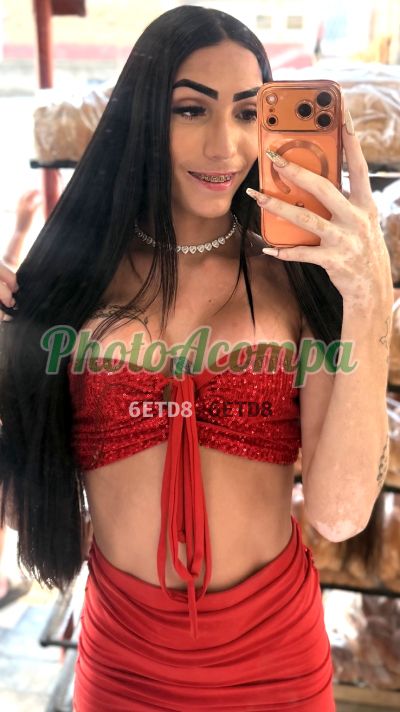 Victória, travesti na Barra da Tijuca (RJ)
