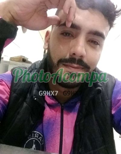 Fênix, homem que faz massagens eróticas em Santos