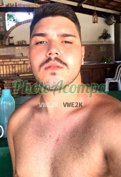 Samuel, homem que faz massagens eróticas em Fortaleza