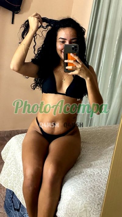 Bella, mulher que faz videochamadas e sexting