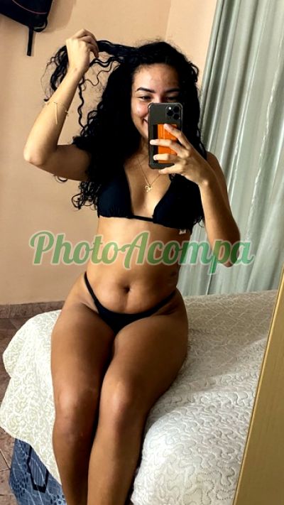 Bella, mulher que faz videochamadas e sexting