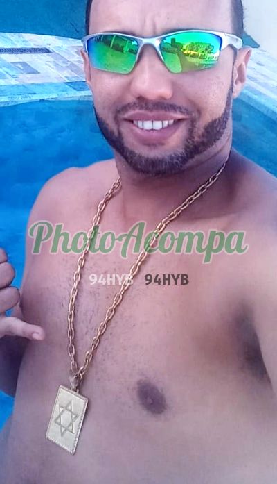 Leandro, garoto de programa em Santos