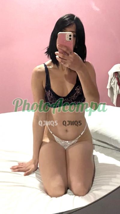 Lívia, mulher que faz videochamadas e sexting