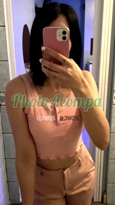 Lívia, mulher que faz videochamadas e sexting