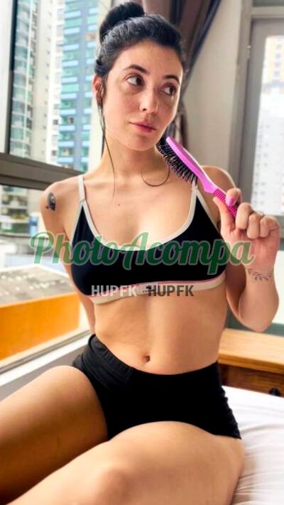 Ángel, mulher que faz videochamadas e sexting