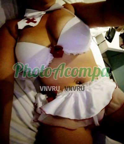 Vitória, garota de programa no Guarujá