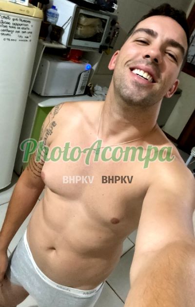 Derek, homem que faz massagens eróticas na Zona Sul (POA)