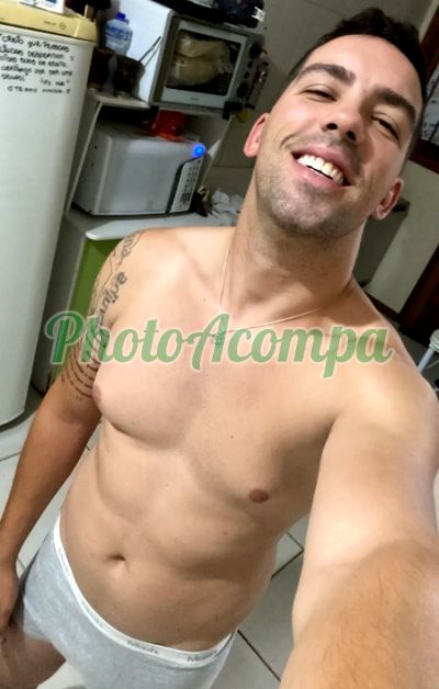 Derek, homem que faz massagens eróticas na Zona Sul (POA)