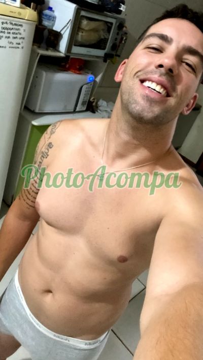Derek, homem que faz massagens eróticas na Zona Sul (POA)