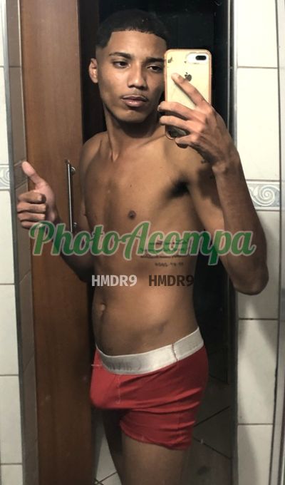 Brayn Fernández, garoto de programa no Centro (RJ)