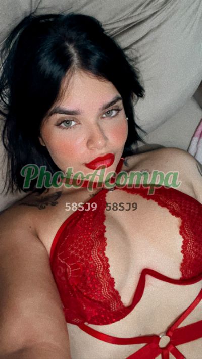 Ravena, mulher que faz videochamadas e sexting