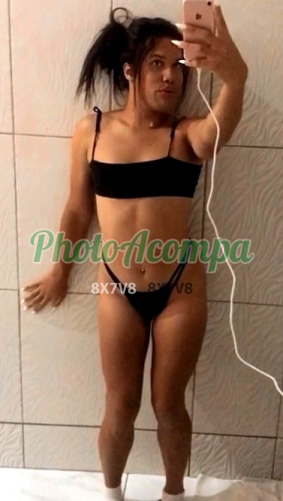 Isis, travesti em Brasília
