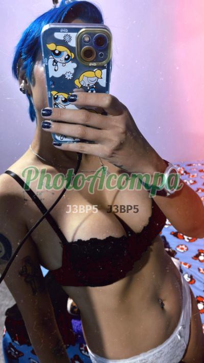 Raaveenaah, mulher que faz videochamadas e sexting