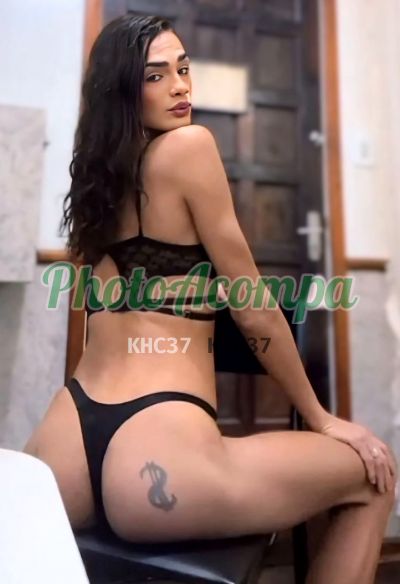 Raquel, travesti em Embu das Artes