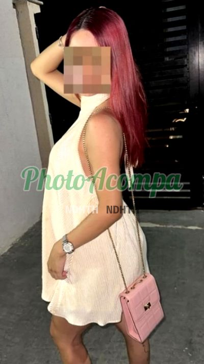 Júlia, acompanhante em Santos