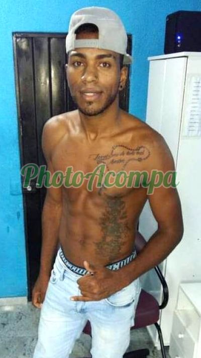 Junio Henrique, garoto de programa em Contagem