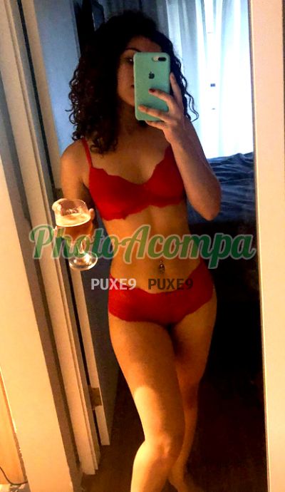 Sthefany Soares, mulher que faz videochamadas e sexting
