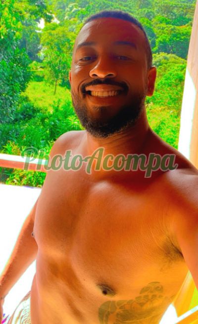 Cesar, garoto de programa na Zona Oeste (RJ)