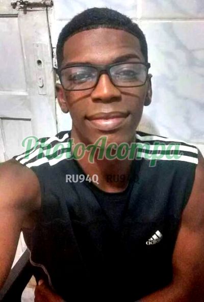 Lucas, garoto de programa em Queimados
