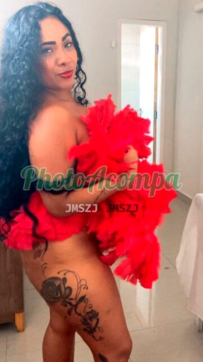 Paula, mulher que faz massagens eróticas em Manaus