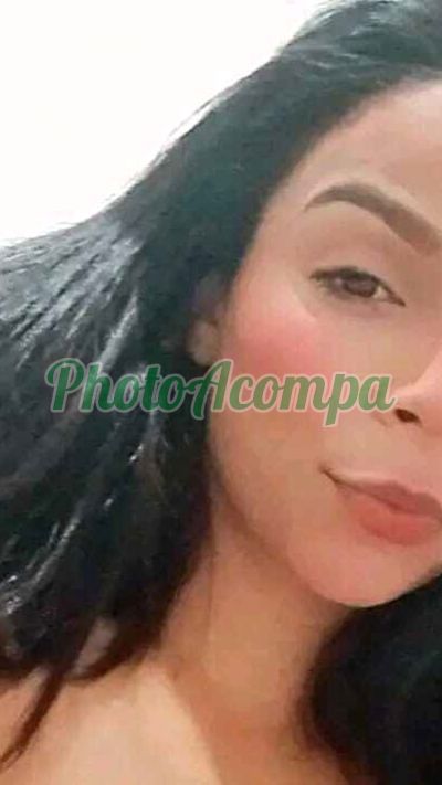 Lyz Caster, mulher que faz videochamadas e sexting