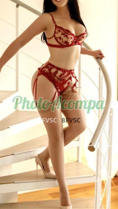 Júlia, escort em Carapicuíba