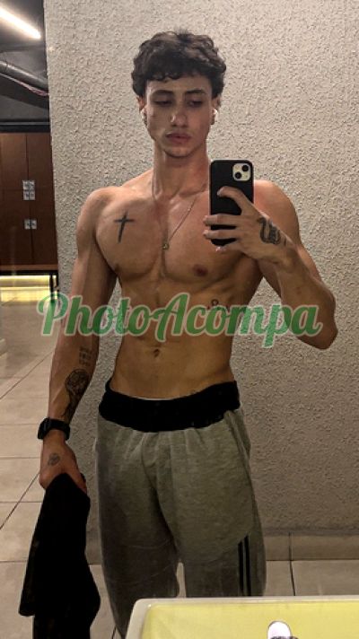 Trevor Escott, garoto de programa em São Paulo