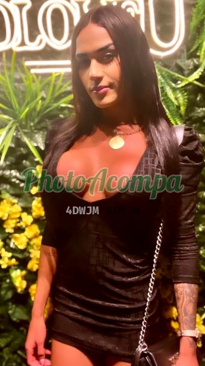 Duda, transex em Santana (SP)