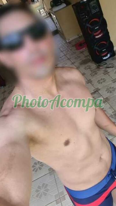Leo, garoto de programa no Brooklin (SP)