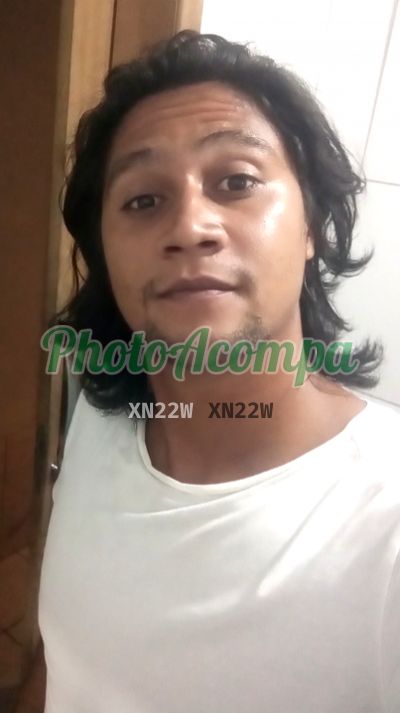 Júnior, garoto de programa em Penha