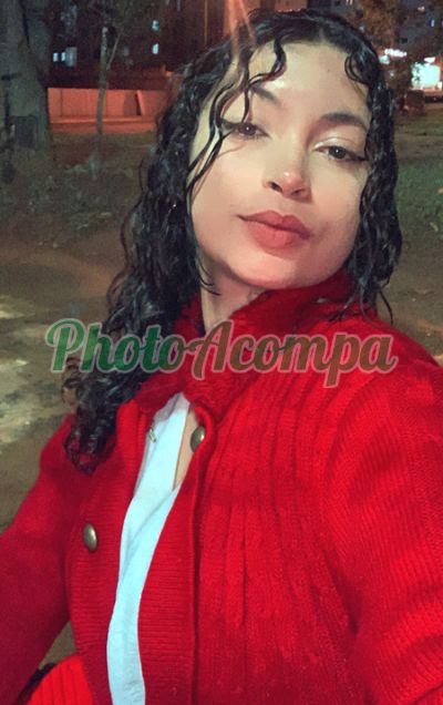 Dani Oliveira, mulher que faz videochamadas e sexting