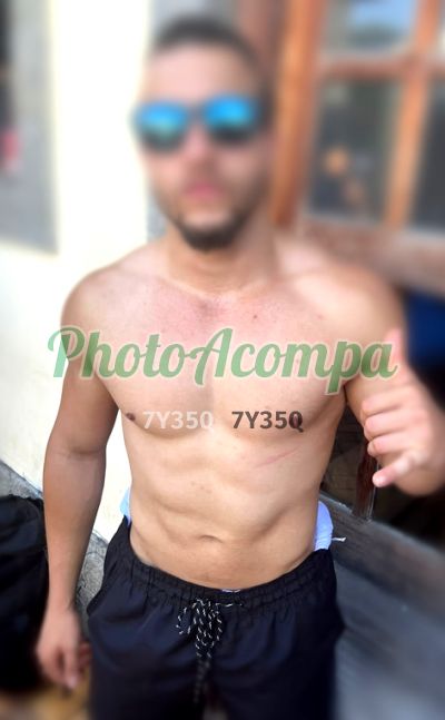 Bruno Leão, garoto de programa na Barra da Tijuca (RJ)