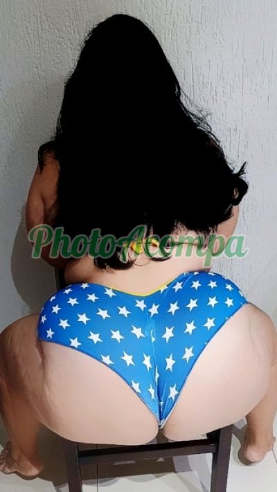 Acompanhante, mulher que faz videochamadas e sexting